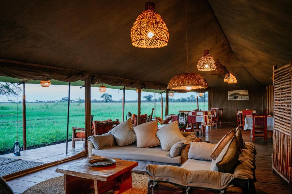 Zawadi Serengeti 
                         Lodge